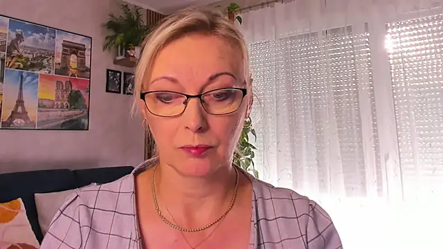 vanessa chat online show from September 2025 06:17:02 AM