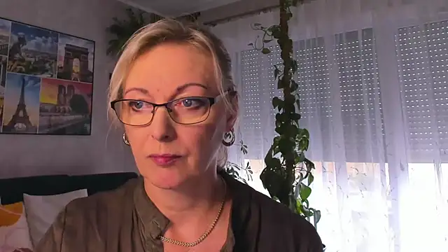 vanessa chat online show from September 2025 01:27:01 PM