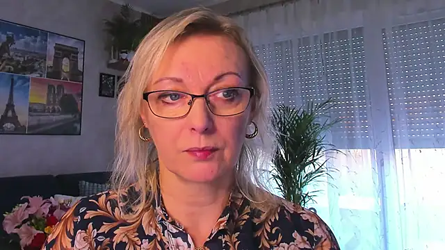 vanessa chat online show from November 2025 02:17:02 PM