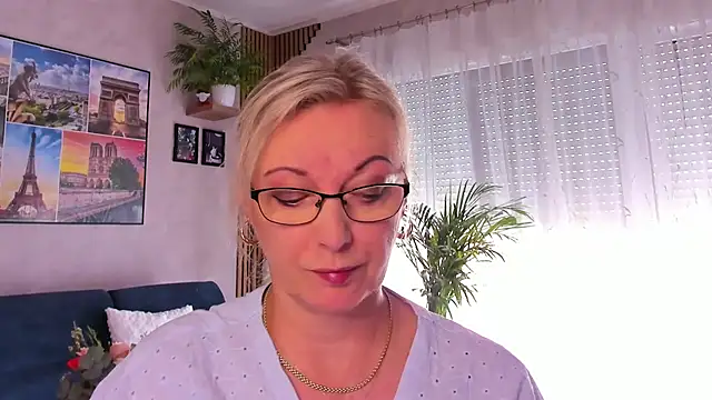 Snapshot of vanessa_chat chatting on May 2026 01:17:01 PM vanessa chat online show from May 2026 01:17:01 PM