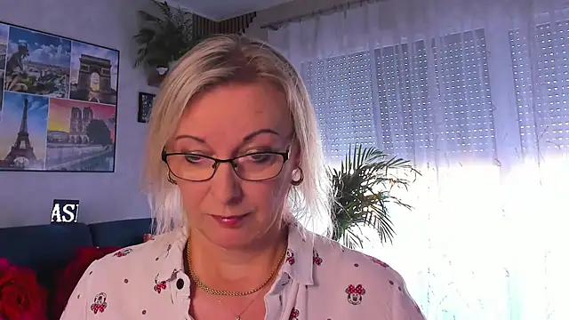 Snapshot of vanessa_chat chatting on May 2026 01:30:02 PM vanessa chat online show from May 2026 01:30:02 PM