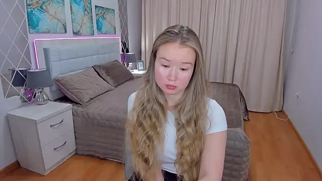 PollyOcean online show from February 2025 10:35:01 AM