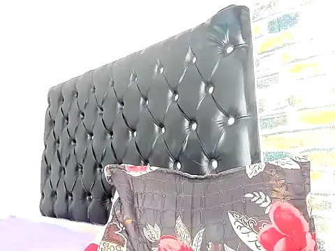 MySweetBitch143 online show from May 2026 02:45:01 PM
