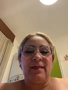 Snapshot of x_elena_x chatting on January 2025 12:11:02 PM x elena x online show from January 2025 12:11:02 PM
