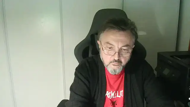 steb06 online show from December 2025 04:38:01 PM