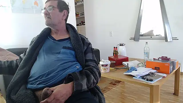 Snapshot of silvio-aus-luzern-CH chatting on March 2026 08:28:01 AM silvio-aus-luzern-CH online show from March 2026 08:28:01 AM