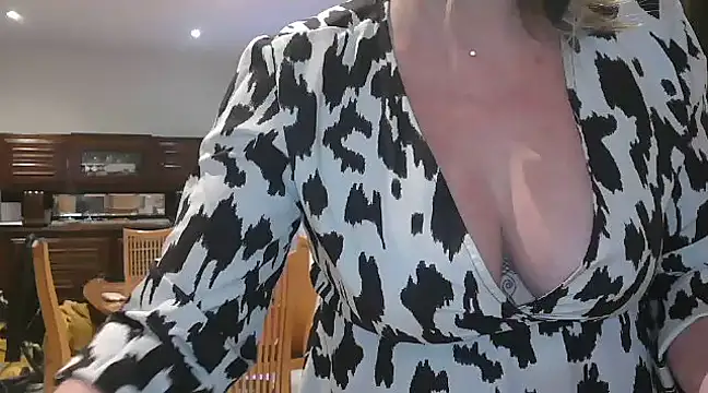 Snapshot of lilie69 chatting on February 2025 09:04:01 PM lilie69 online show from February 2025 09:04:01 PM