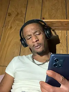 Snapshot of Tristris100 chatting on December 2024 04:57:01 AM Tristris100 online show from December 2024 04:57:01 AM