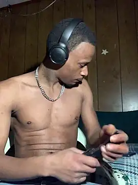 Snapshot of Tristris100 chatting on December 2024 11:00:01 PM Tristris100 online show from December 2024 11:00:01 PM