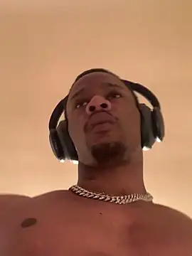 Snapshot of Tristris100 chatting on February 2025 09:36:01 PM Tristris100 online show from February 2025 09:36:01 PM