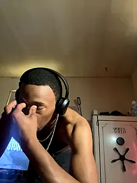 Snapshot of Tristris100 chatting on October 2025 06:19:01 PM Tristris100 online show from October 2025 06:19:01 PM