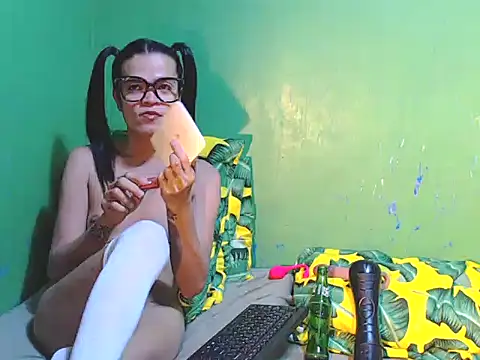 Paula Jordan online show from October 2025 03:21:02 PM