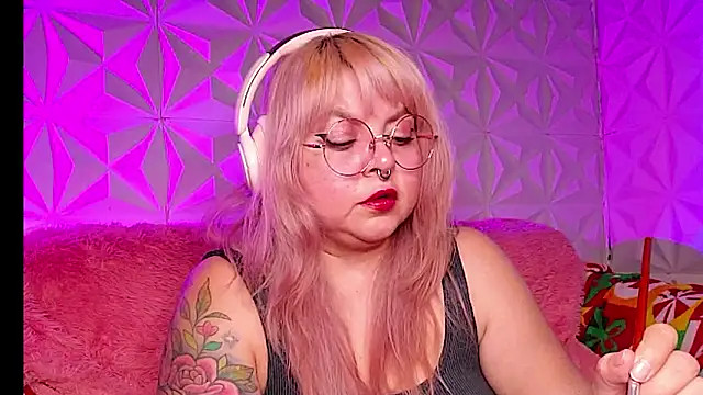 Satyn doll online show from February 2026 12:09:01 AM