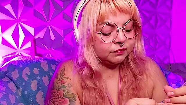 Satyn doll online show from April 2026 12:22:01 AM