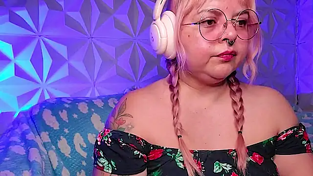 Satyn doll online show from April 2026 10:12:02 PM