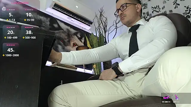 Snapshot of randyluke chatting on December 2024 08:47:02 PM randyluke online show from December 2024 08:47:02 PM