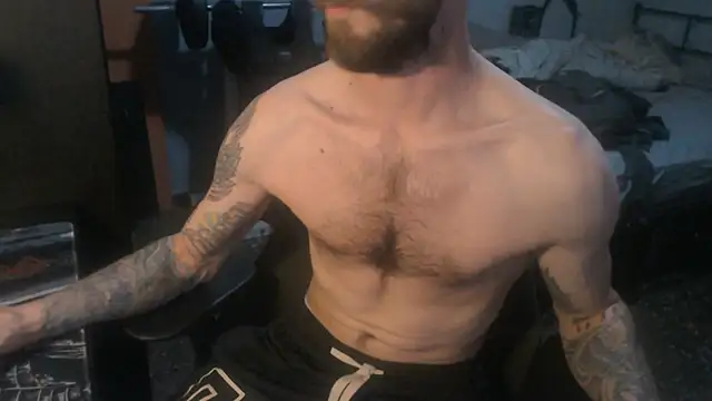 Snapshot of SexxxyLouis chatting on May 2026 02:24:02 PM SexxxyLouis online show from May 2026 02:24:02 PM