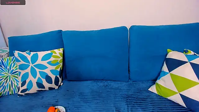 Snapshot of EllenMoore chatting on November 2025 03:01:01 AM EllenMoore online show from November 2025 03:01:01 AM