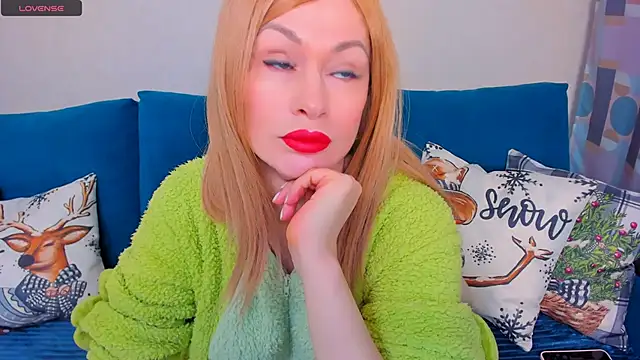 Snapshot of EllenMoore chatting on December 2025 03:11:01 AM EllenMoore online show from December 2025 03:11:01 AM