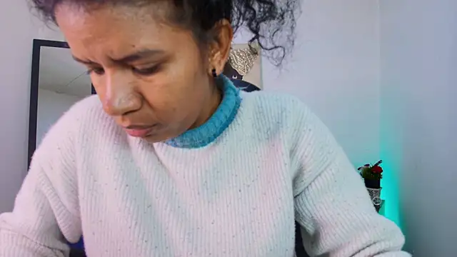 Ellie Alves online show from September 2025 12:16:01 PM