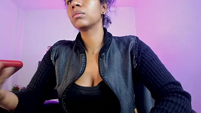 Ellie Alves online show from October 2025 02:06:02 PM