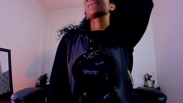 Ellie Alves online show from November 2025 02:28:02 PM