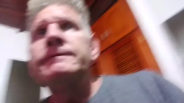 carlosbangsstar online show from January 2026 07:23:01 PM