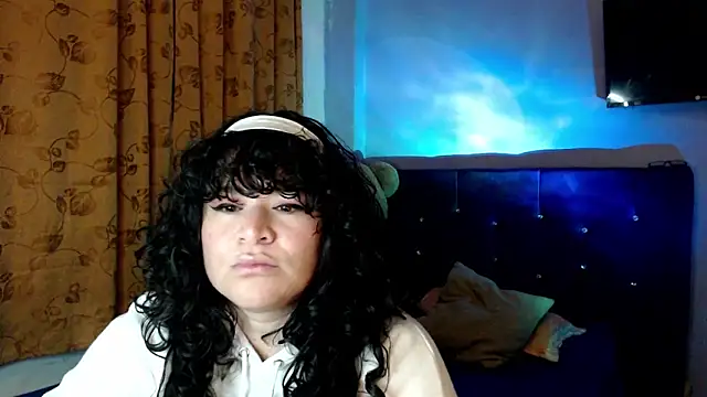 ANGELIQUE KLANE online show from October 2025 05:44:02 AM