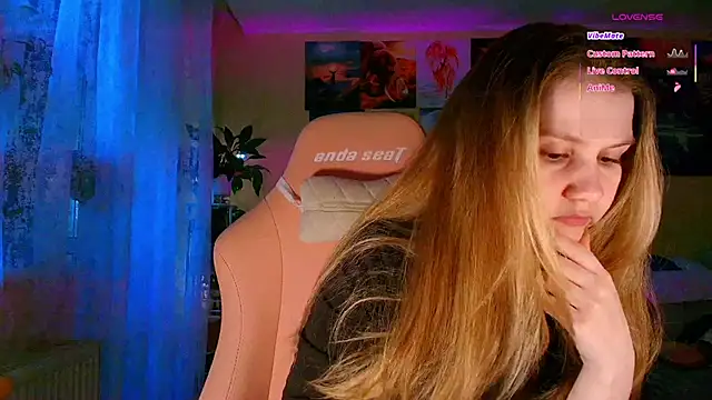 Snapshot of GoodWitch_ chatting on February 2026 07:15:01 AM GoodWitch online show from February 2026 07:15:01 AM