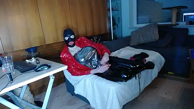 Snapshot of Kinkidani86 chatting on February 2026 11:39:02 PM Kinkidani86 online show from February 2026 11:39:02 PM