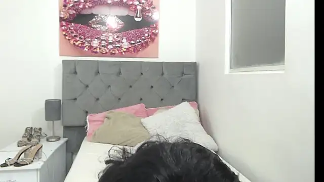 kirajohnson online show from February 2026 11:11:01 AM