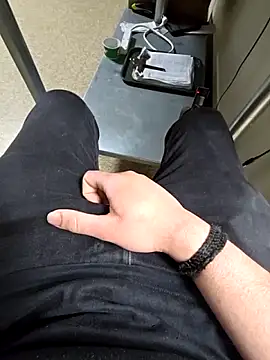 vikki432 online show from February 2026 10:07:01 PM