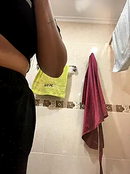 Fancyxlove online show from October 2025 12:41:02 PM