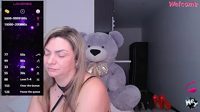 Snapshot of KristiOwen chatting on March 2025 05:30:01 AM KristiOwen online show from March 2025 05:30:01 AM