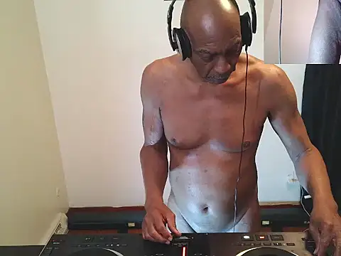 longdick4you8686 online show from April 2026 12:26:02 AM