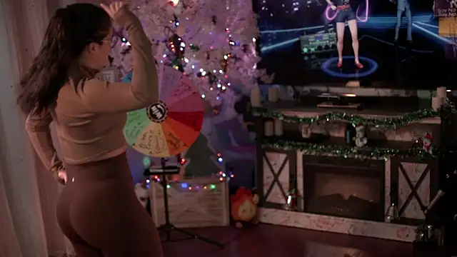 Nikki Torres online show from November 2025 02:55:02 AM