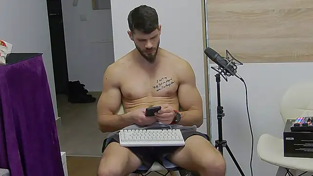 MauroTwin online show from February 2025 05:51:02 PM