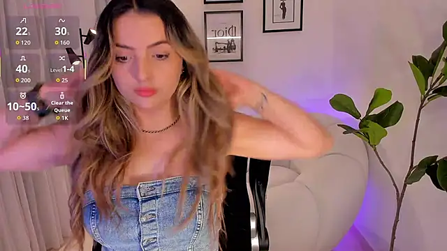 Snapshot of AmyWood chatting on November 2025 02:19:01 PM AmyWood online show from November 2025 02:19:01 PM