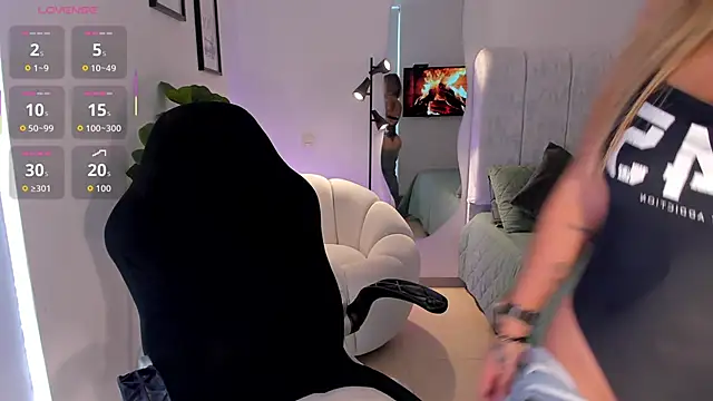 Snapshot of AmyWood chatting on March 2026 06:47:01 PM AmyWood online show from March 2026 06:47:01 PM