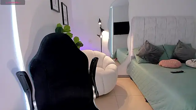 AmyWood online show from April 2026 07:58:01 PM