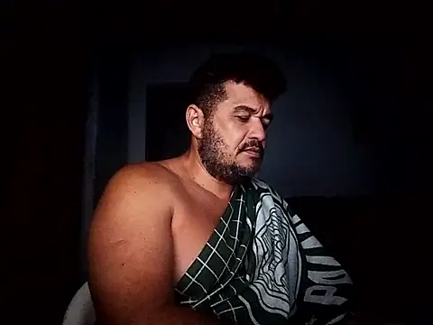 Snapshot of tarra122 chatting on February 2026 03:07:01 AM tarra122 online show from February 2026 03:07:01 AM