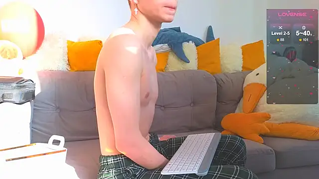 LandelRay online show from February 2026 09:02:02 AM