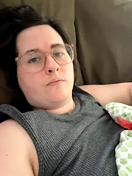 Snapshot of Luce127 chatting on September 2025 04:50:02 PM Luce127 online show from September 2025 04:50:02 PM