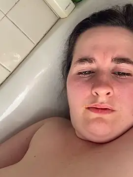 Snapshot of Luce127 chatting on September 2025 04:19:02 PM Luce127 online show from September 2025 04:19:02 PM