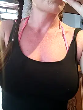 Snapshot of LilliThelo chatting on February 2025 09:24:02 PM LilliThelo online show from February 2025 09:24:02 PM