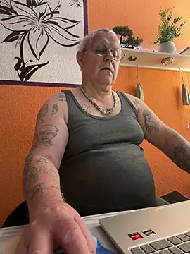 smaili1513 online show from January 2026 07:12:01 AM