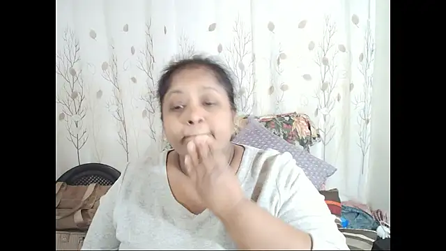 Snapshot of Indiantasha chatting on October 2025 04:02:01 PM Indiantasha online show from October 2025 04:02:01 PM