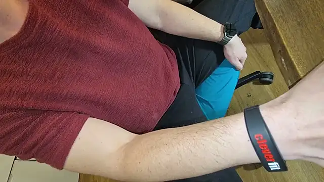 -luckybong- online show from March 2026 11:17:02 AM