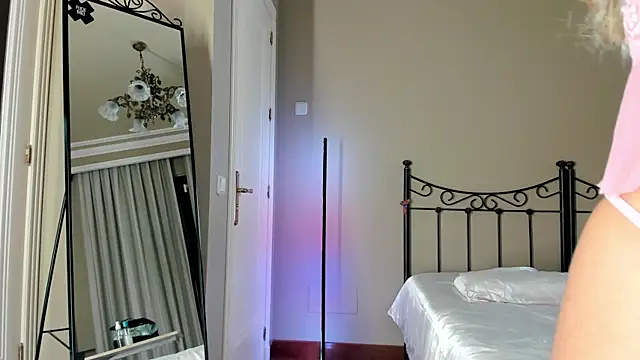 Snapshot of mazekyn chatting on January 2025 05:08:01 PM mazekyn online show from January 2025 05:08:01 PM