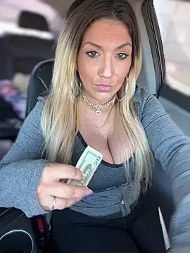 LittleMissEeve online show from January 2025 05:37:02 PM